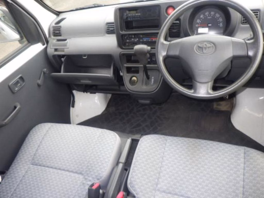 TOYOTA PIXIS VAN