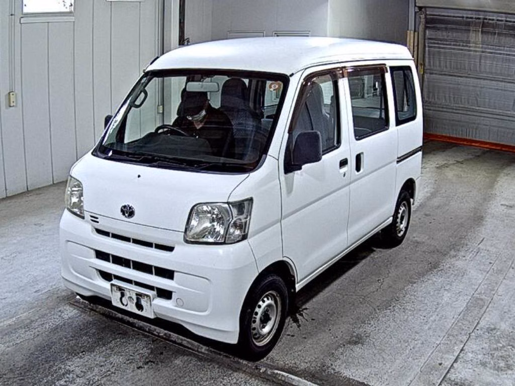 TOYOTA PIXIS VAN
