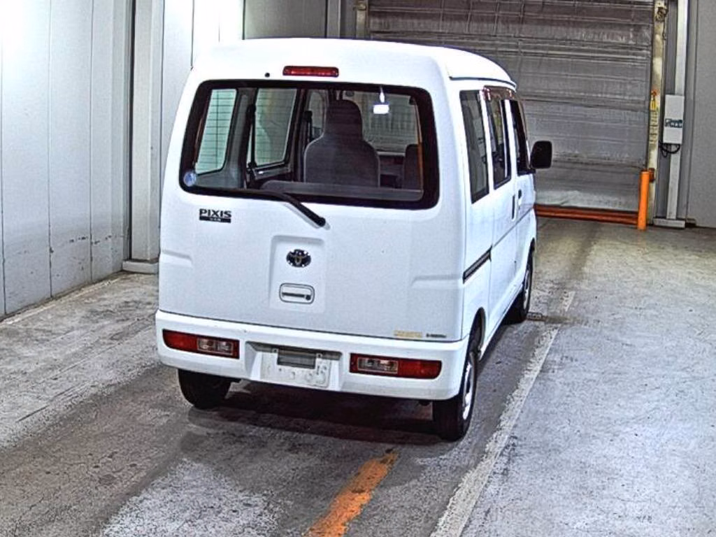 TOYOTA PIXIS VAN