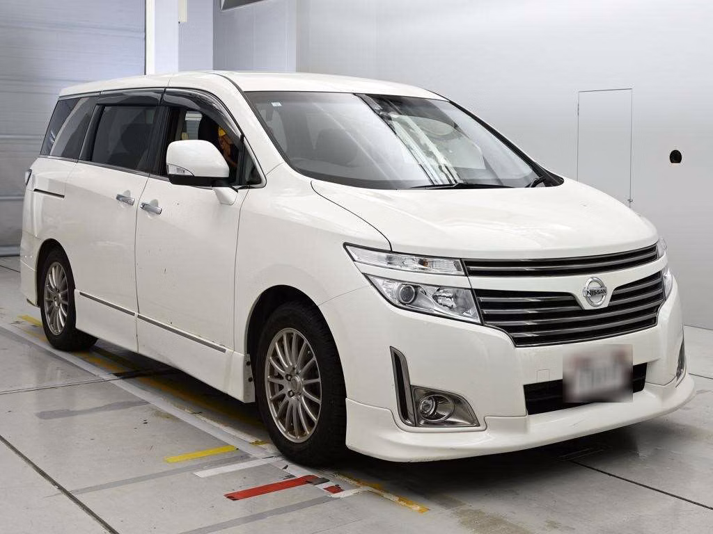 NISSAN ELGRAND