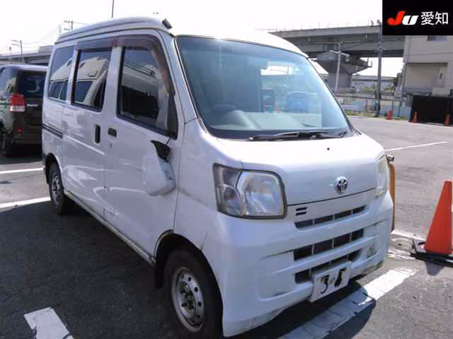 TOYOTA PIXIS VAN