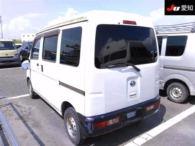 TOYOTA PIXIS VAN