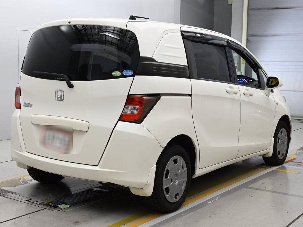 HONDA FREED SPIKE