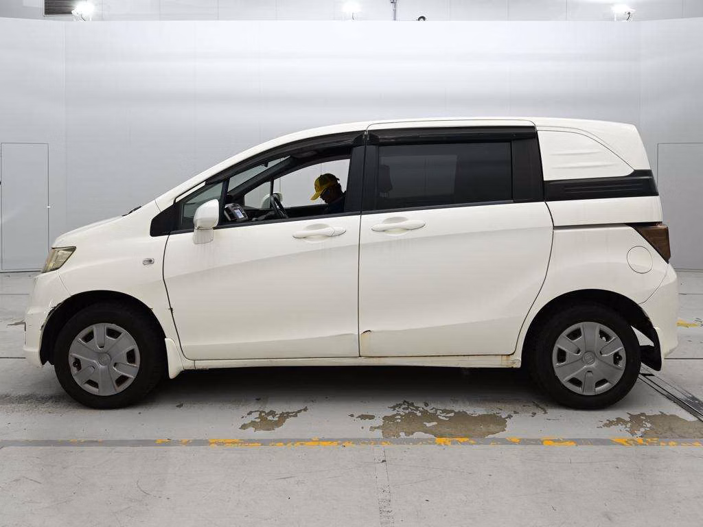 HONDA FREED SPIKE