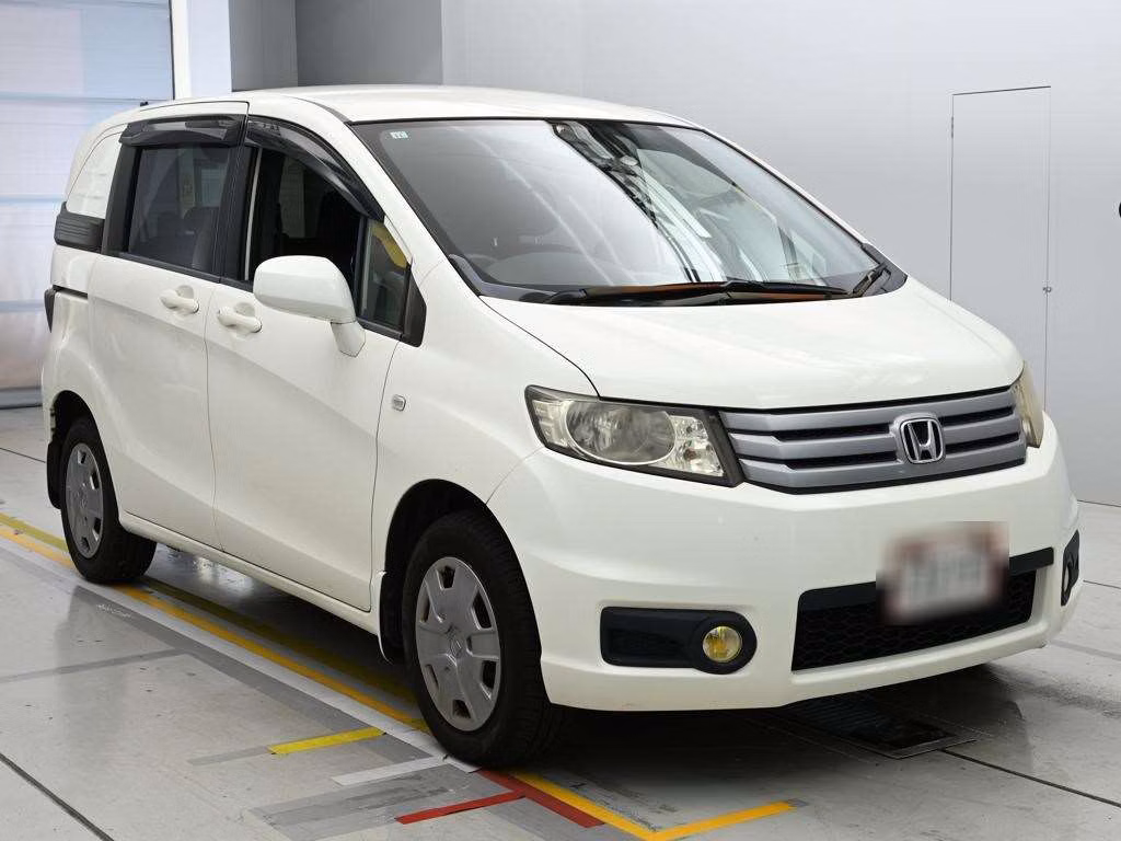 HONDA FREED SPIKE