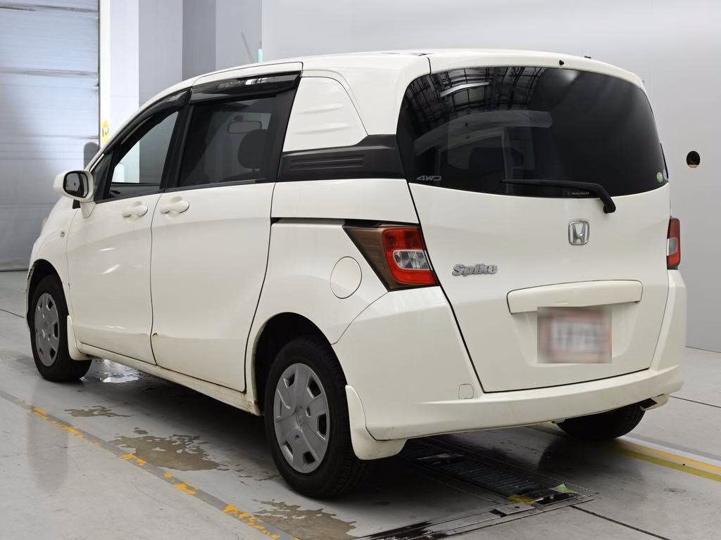 HONDA FREED SPIKE