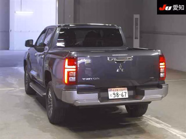MITSUBISHI TRITON