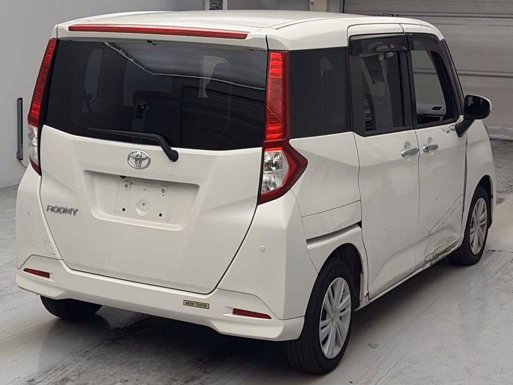 TOYOTA ROOMY