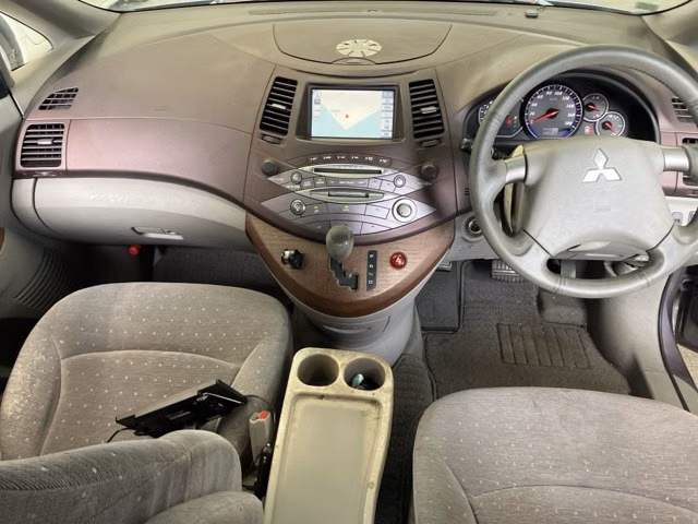 MITSUBISHI GRANDIS