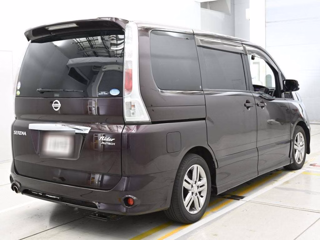 NISSAN SERENA