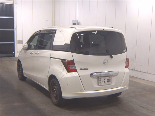 HONDA FREED SPIKE