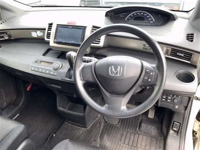 HONDA FREED SPIKE