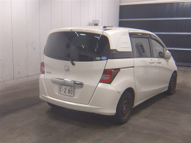 HONDA FREED SPIKE