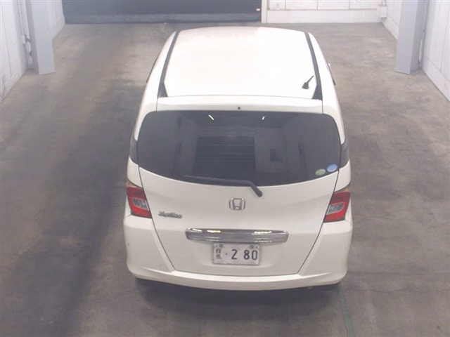 HONDA FREED SPIKE