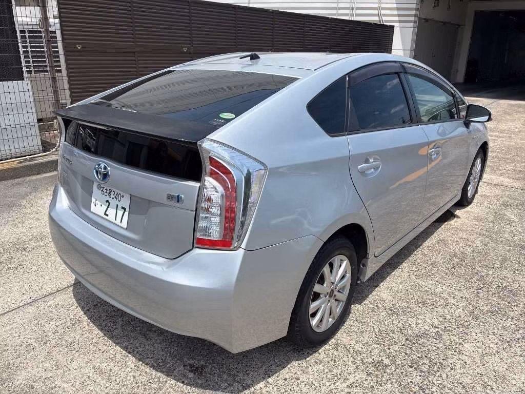 TOYOTA PRIUS