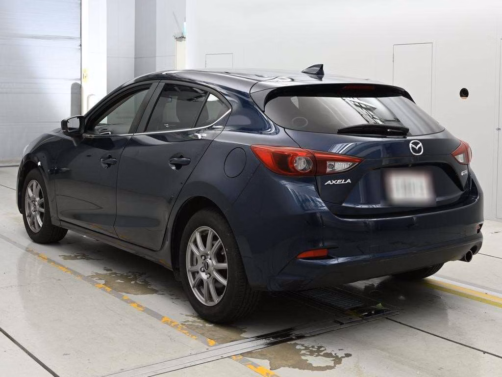 MAZDA AXELA
