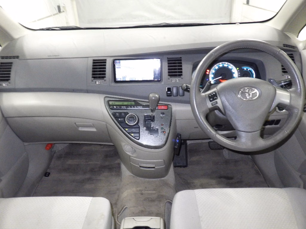 TOYOTA ISIS