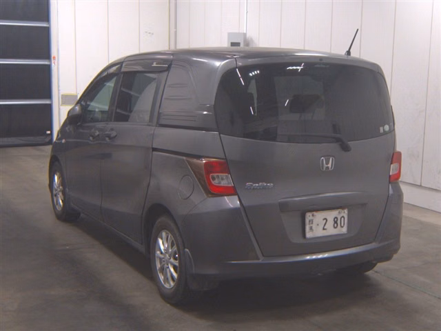 HONDA FREED SPIKE