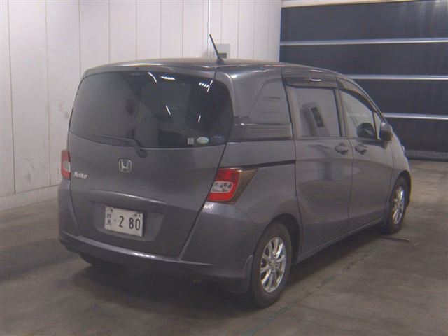 HONDA FREED SPIKE