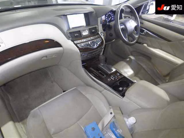 NISSAN FUGA