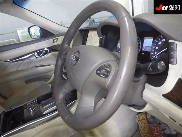 NISSAN FUGA