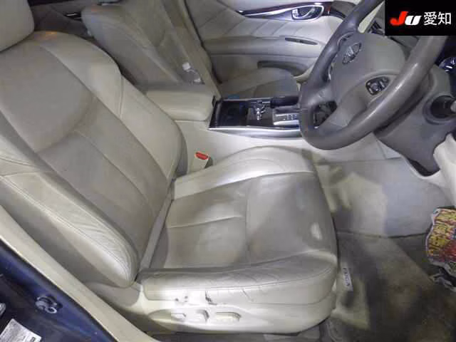 NISSAN FUGA