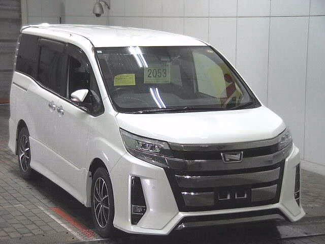 TOYOTA NOAH