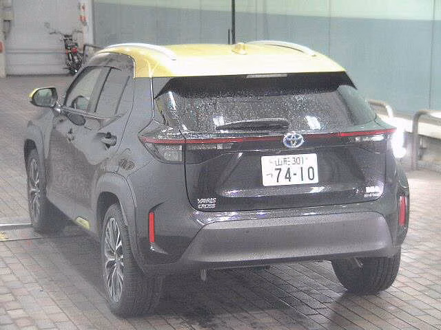 TOYOTA YARIS CROSS