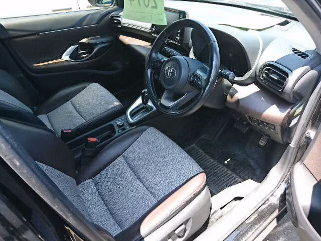 TOYOTA YARIS CROSS