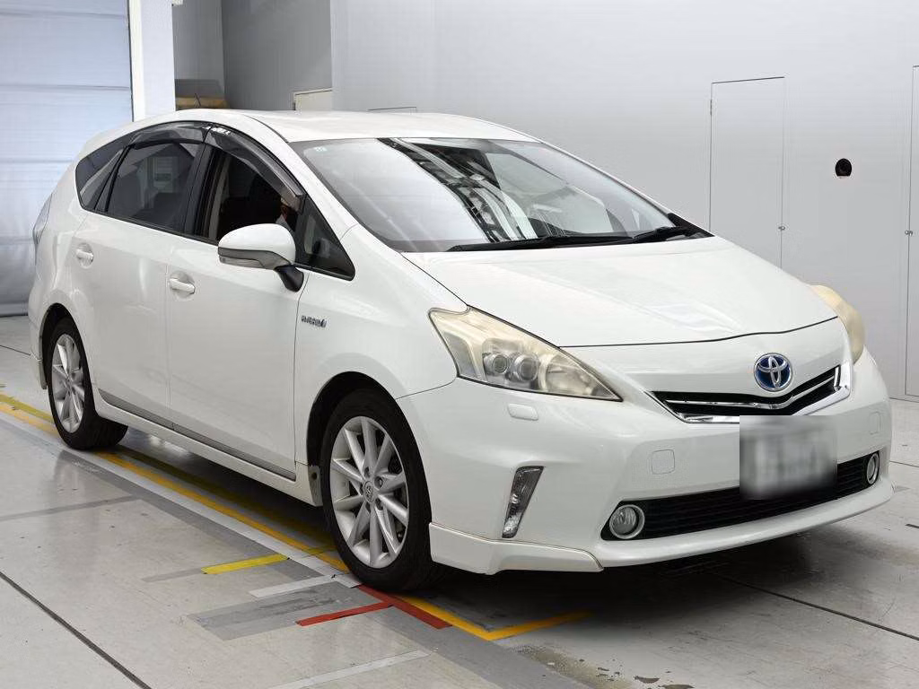 TOYOTA PRIUS ALPHA