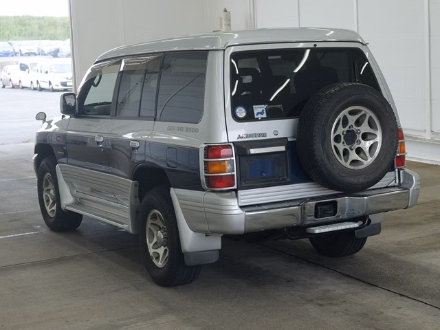 MITSUBISHI PAJERO