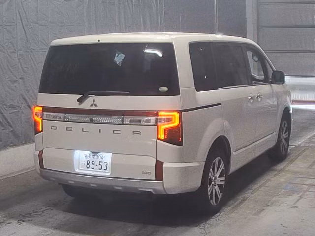 MITSUBISHI DELICA D:5