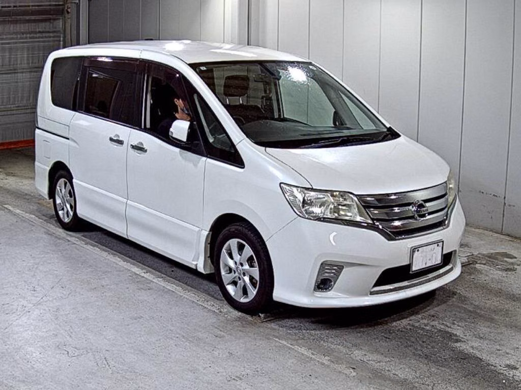 NISSAN SERENA