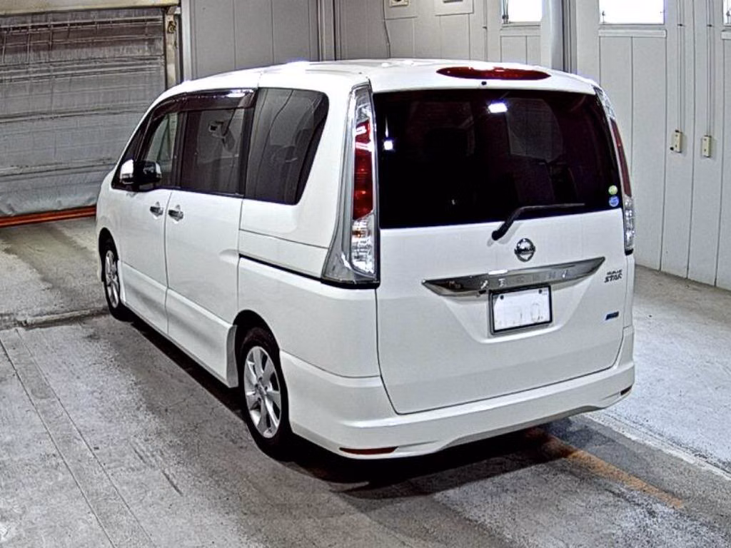 NISSAN SERENA