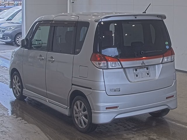 MITSUBISHI DELICA D:2