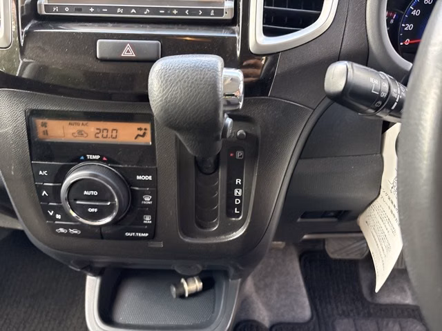 MITSUBISHI DELICA D:2