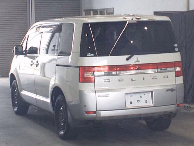 MITSUBISHI DELICA D:5