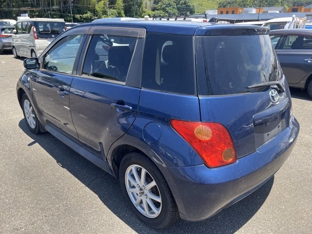 TOYOTA IST