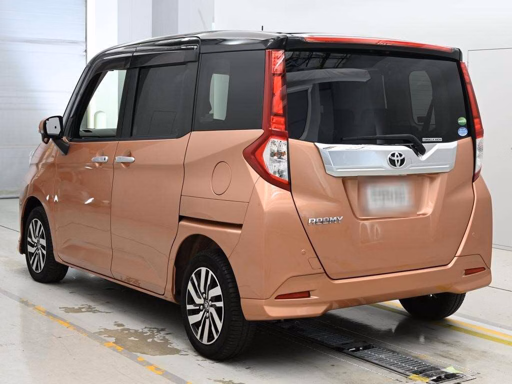 TOYOTA ROOMY