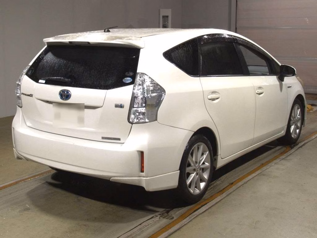 TOYOTA PRIUS ALPHA