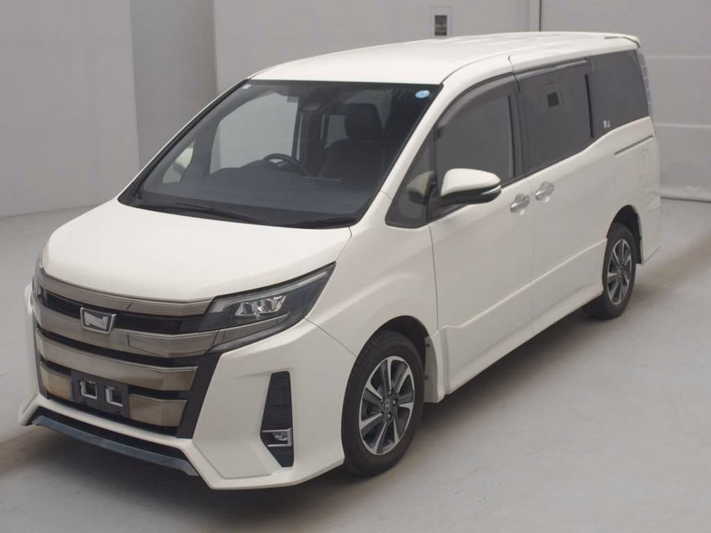 TOYOTA NOAH