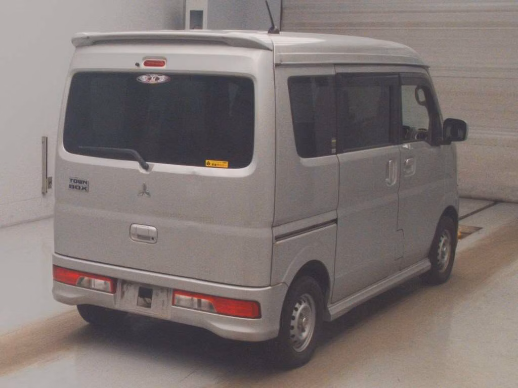 MITSUBISHI TOWN BOX