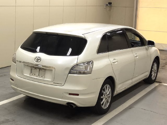 TOYOTA MARK X ZIO