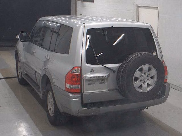 MITSUBISHI PAJERO