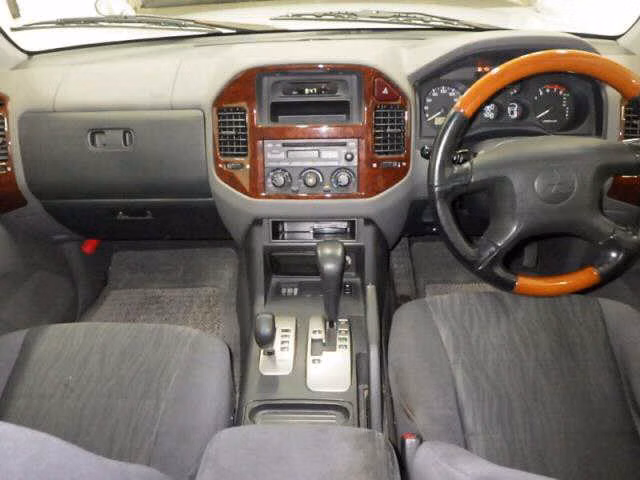 MITSUBISHI PAJERO