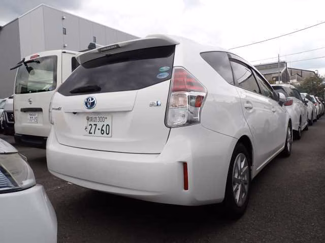 TOYOTA PRIUS ALPHA