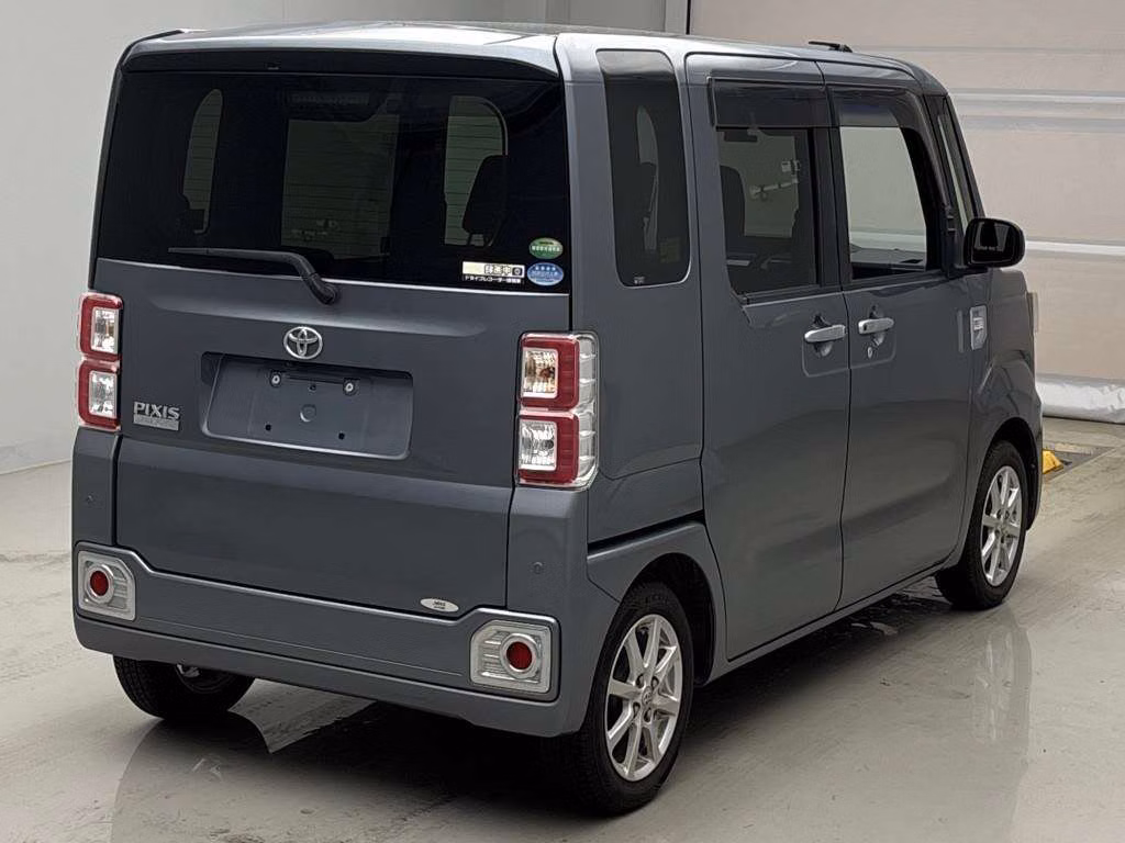 TOYOTA PIXIS MEGA