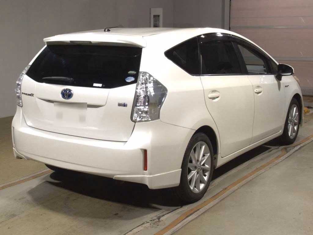 TOYOTA PRIUS ALPHA