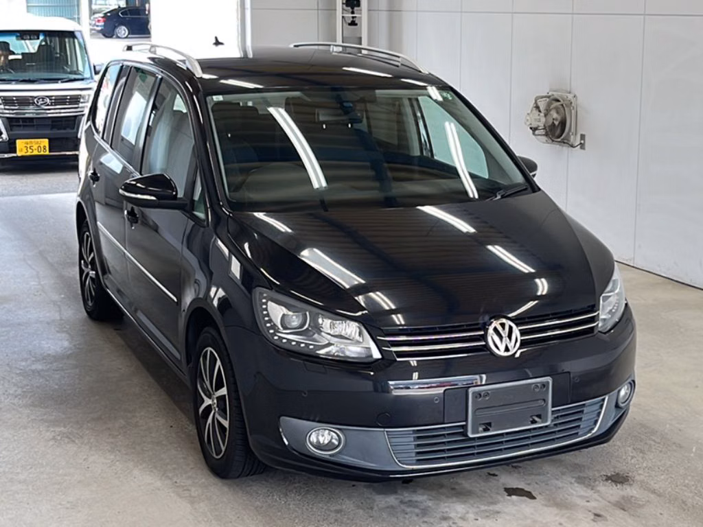 VOLKSWAGEN TOURAN