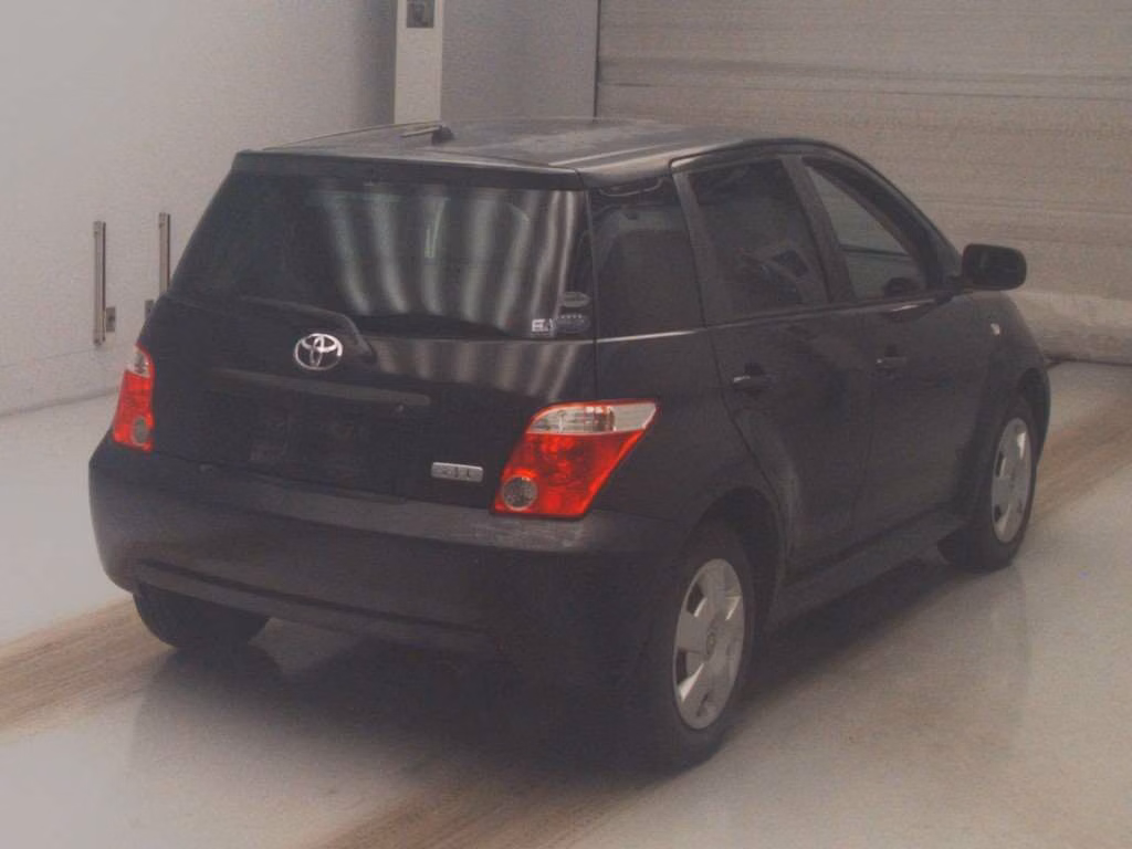 TOYOTA IST